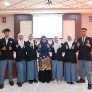 Gelar Debat PEMILOS 2026/2027, Tiga Paslon OSIS SMAN 1 Jetis Sampaikan Program Unggulan